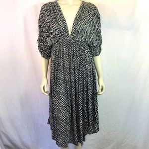 Indah stunning dress in black and white, size XS/S, EUC